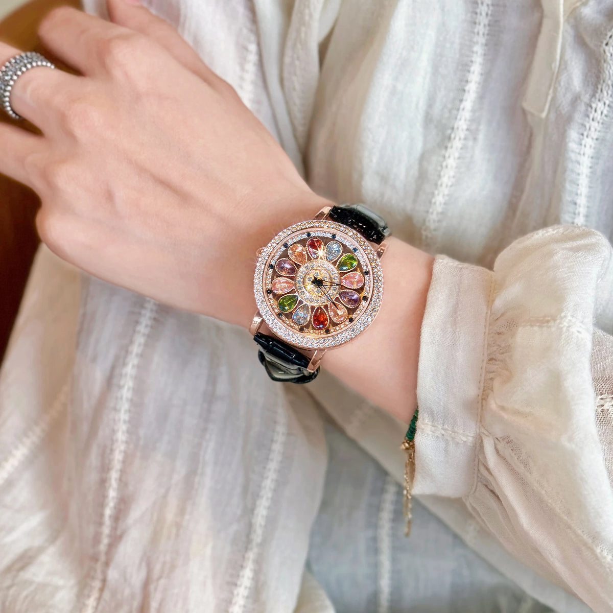 1pc Dazzling And Fashionable Women's Quartz Watch With Colorful Rhinestone Inlay, Featuring An Alluring Rotatable Dial, Durable