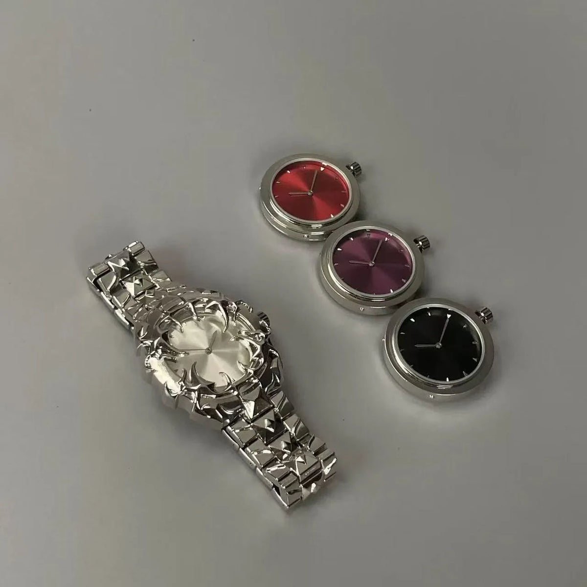 DENVOSI New Y2K Gothic Claw Shaped Quartz Watch with Detachable and Replaced Dial, Fashionable Street Accessory